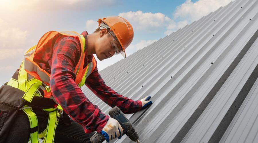 Professional gutter cleaning in Yamhill, OR